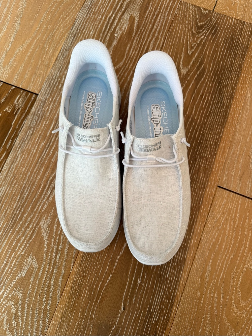 Skechers Women's GO WALK Joy slip-in sneakers in a white or silver color size 9 - Picture 2 of 11